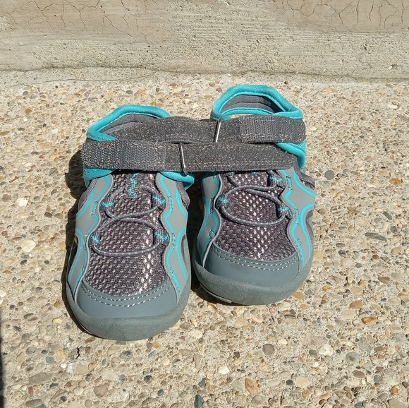 💥💥3 for $10💥Boys OshKosh B'gosh sandals - Picture 10 of 12